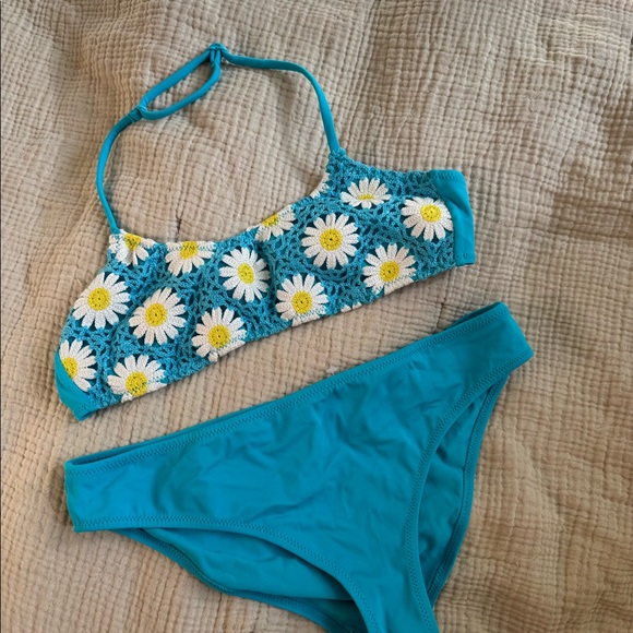 New Daisy Sunflower Crochet Blue Summer Bikini Top and Bottoms Set - Picture 4 of 4